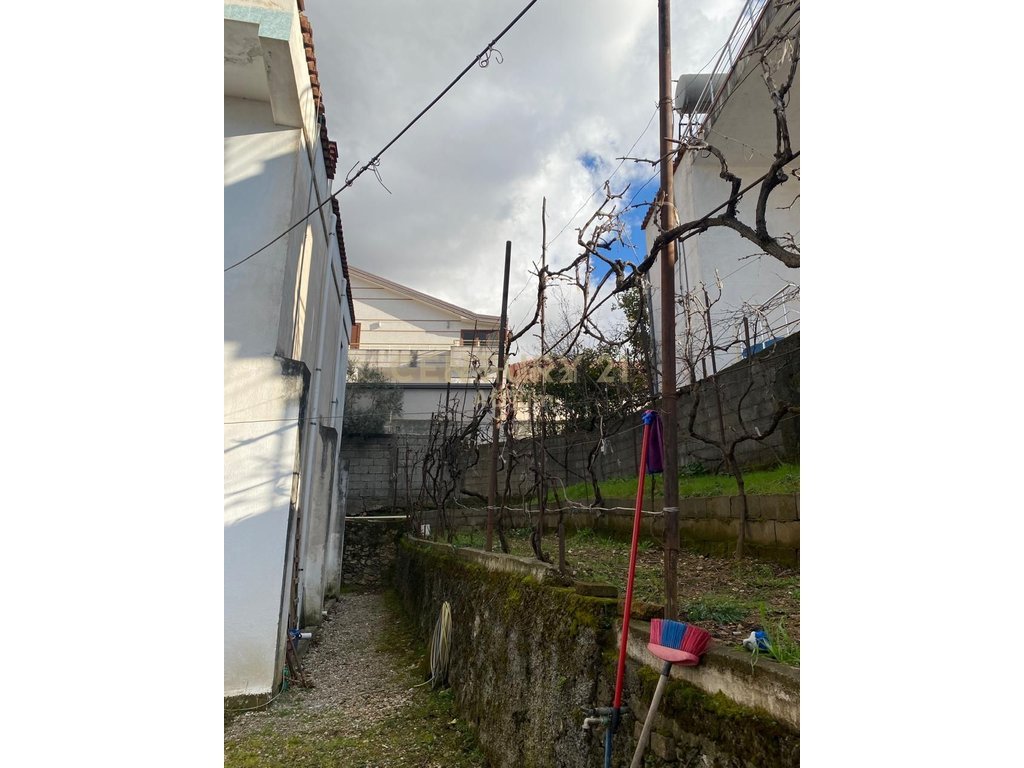 COMPARISON 2-STORY VILLA + LAND 387m2 NEAR THE TRAIN TRACKS WITH MORTGAGE!