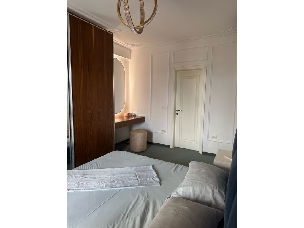 Apartament 3+2 Me Qira në Laprakë, Tiranë - 1500€ | 127 m²!