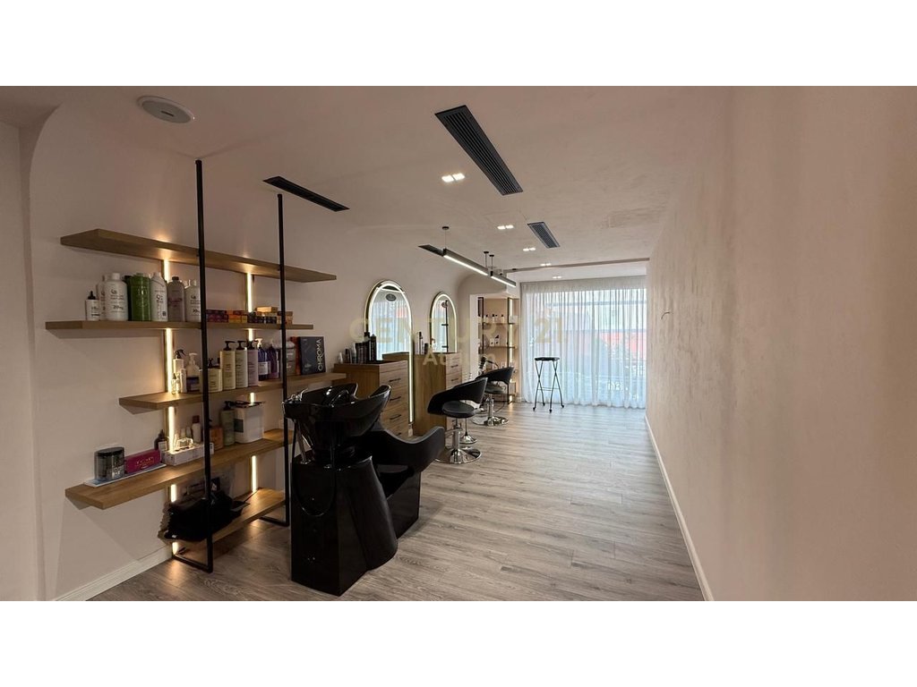 BEAUTY SALON FOR RENT, IN THE PARIS DISTRICT!