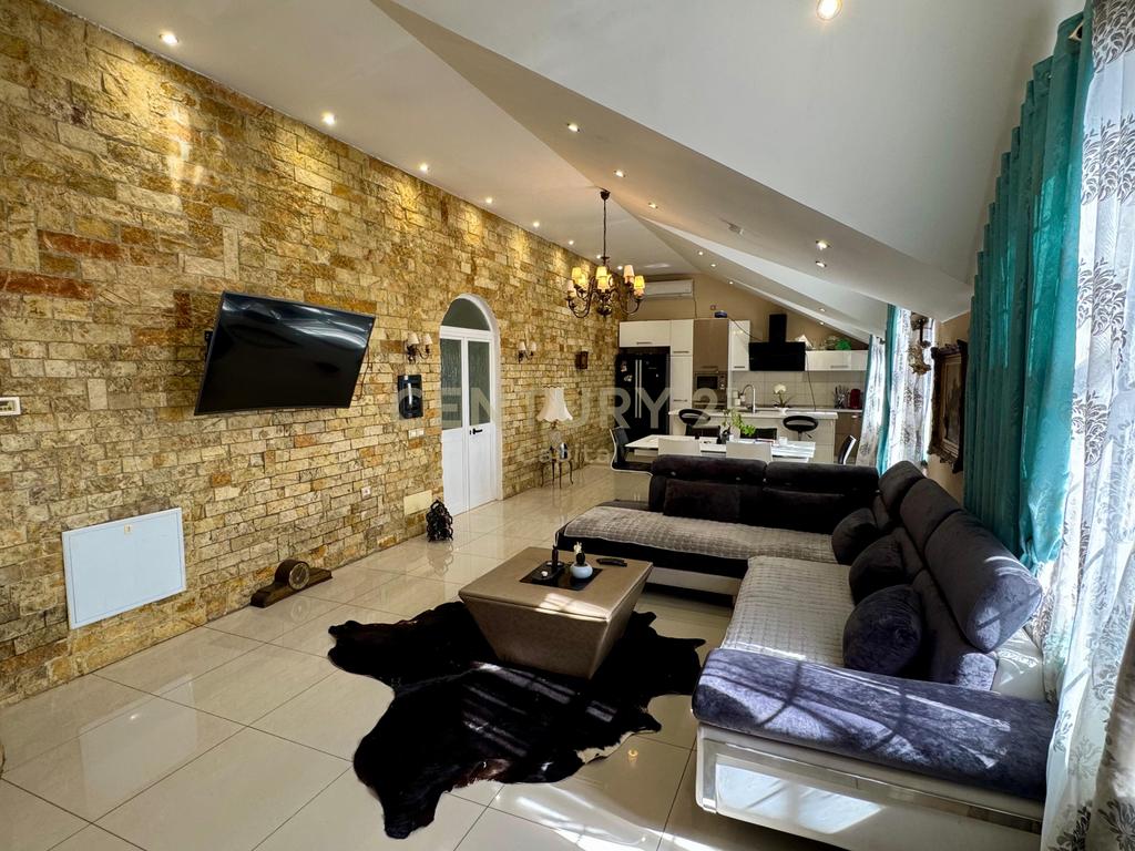 3-Story Villa for Sale in Babrru