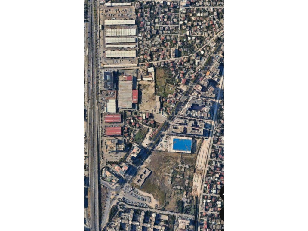 Commercial space for sale near the Kamza turn!