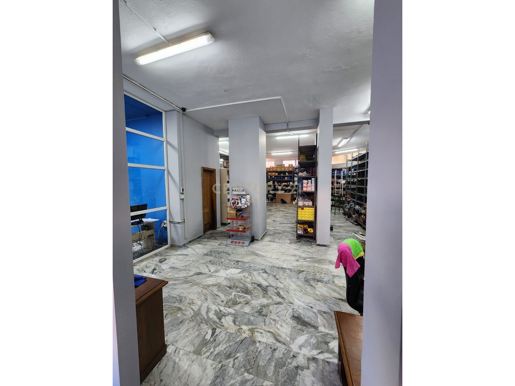 Shop or business premises for rent, on Dritan Hoxha Main Road, Laprakë - 187 m²
