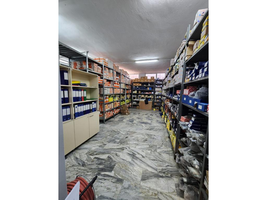 Business premises for sale, on Dritan Hoxha Main Street, Laprakë - 187 m²
