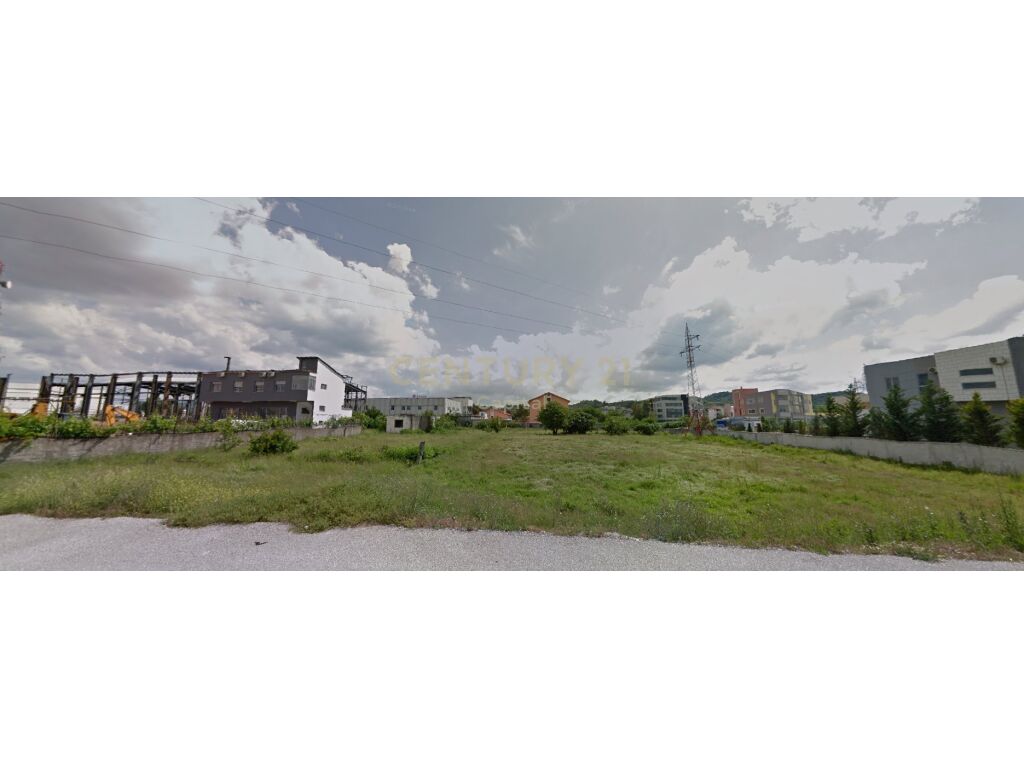 Land for sale on the front line on the Tirana - Durrës highway in front of VEKO - Contact for price 6550 m²