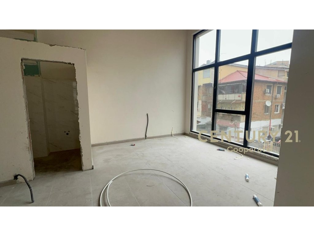 VASIL SHANTO COMMERCIAL ENVIRONMENT FOR RENT - SPRING RESIDENCE.