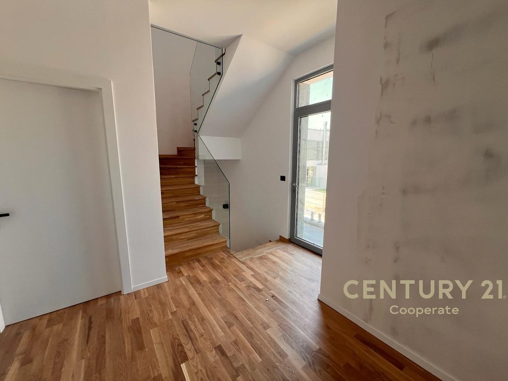 Villa for sale in Farka near the Lake.