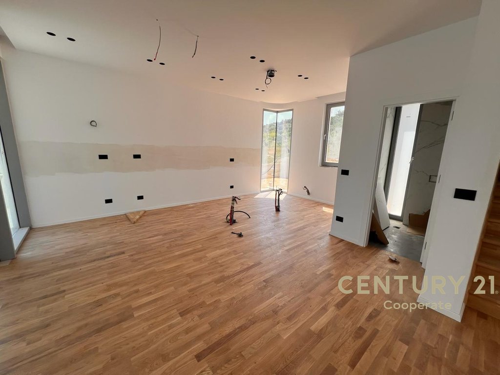 Villa for sale in Farka near the Lake.