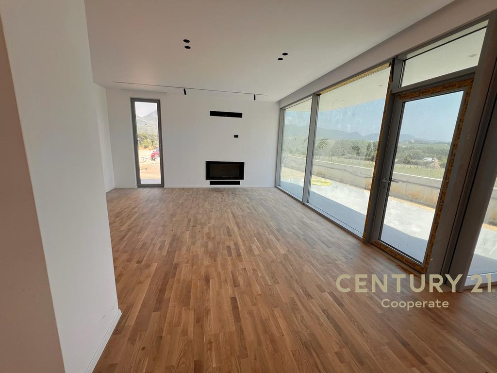 Villa for sale in Farka near the Lake.