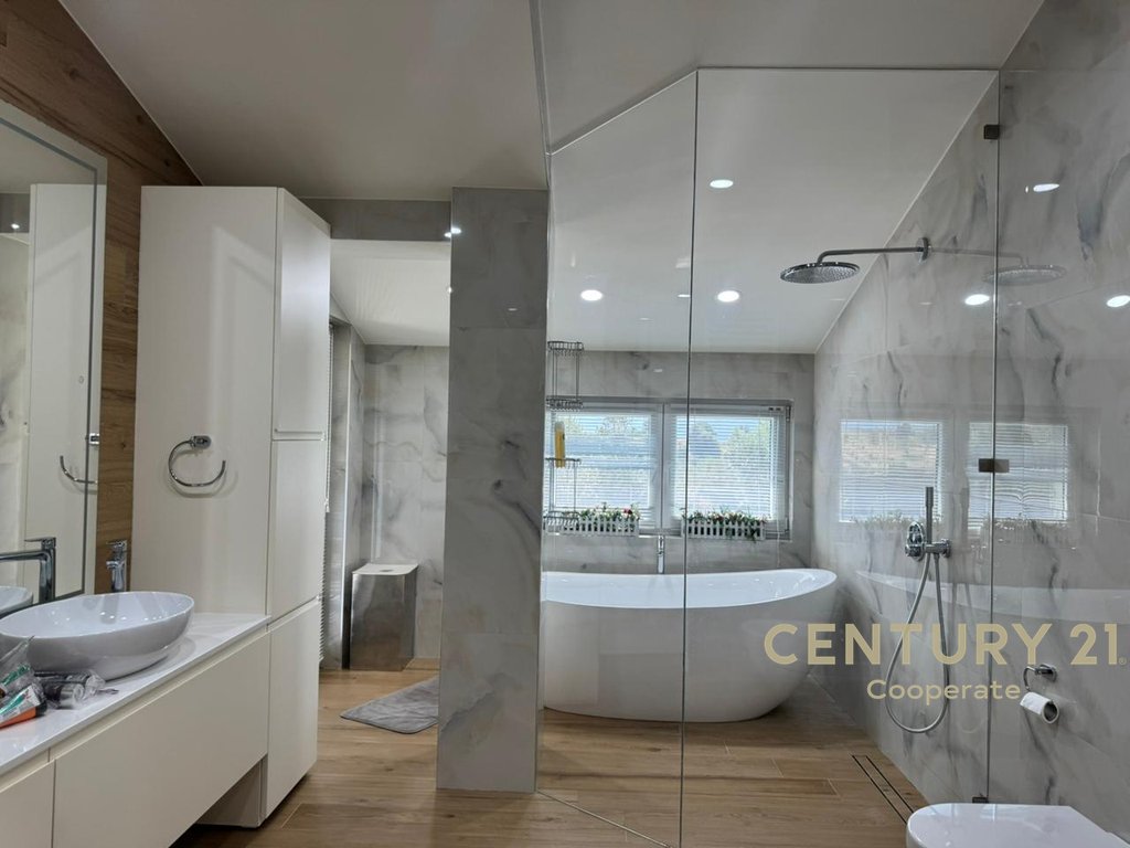 NEW Luxury Villa for Sale in Long Hill Residence