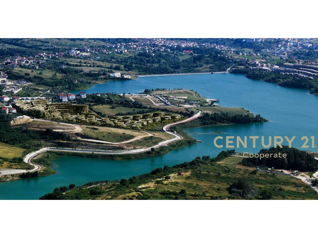PANORAMIC VIEW WITH A VIEW OF THE LAKE AT "FARKA HILLS" FARKA LAKE.