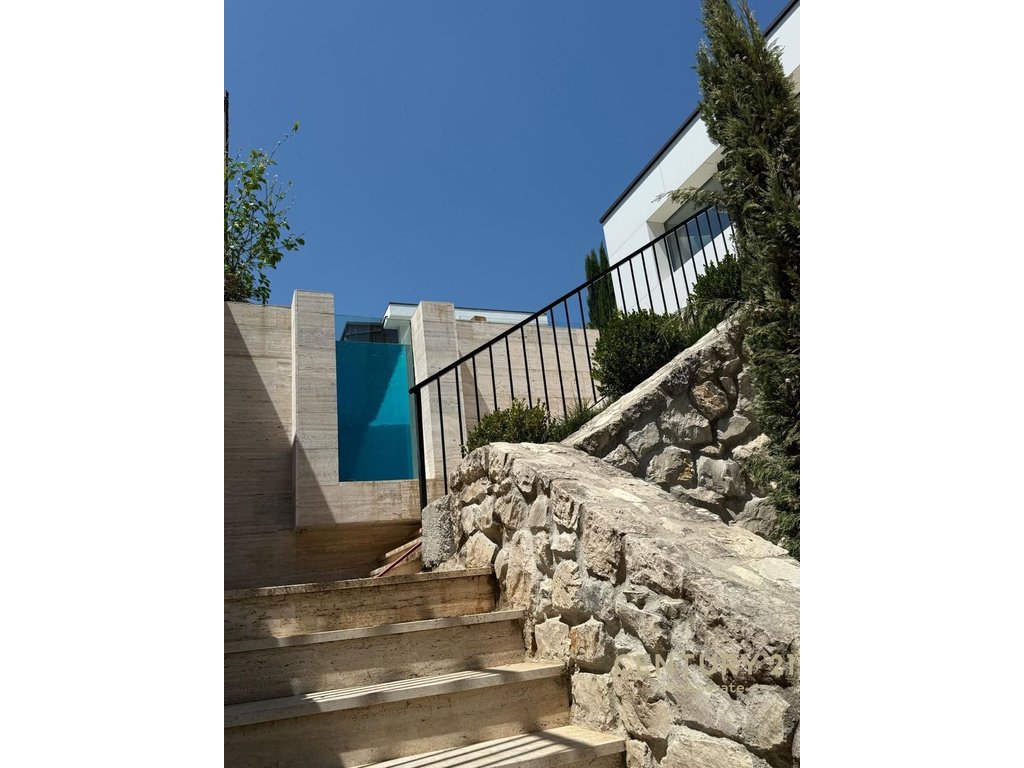 PREMIUM VILLA MATCH, FURNISHED AND WITH A POOL NEAR THE PEACEFUL NATURE, SURROUNDED BY SAUKU