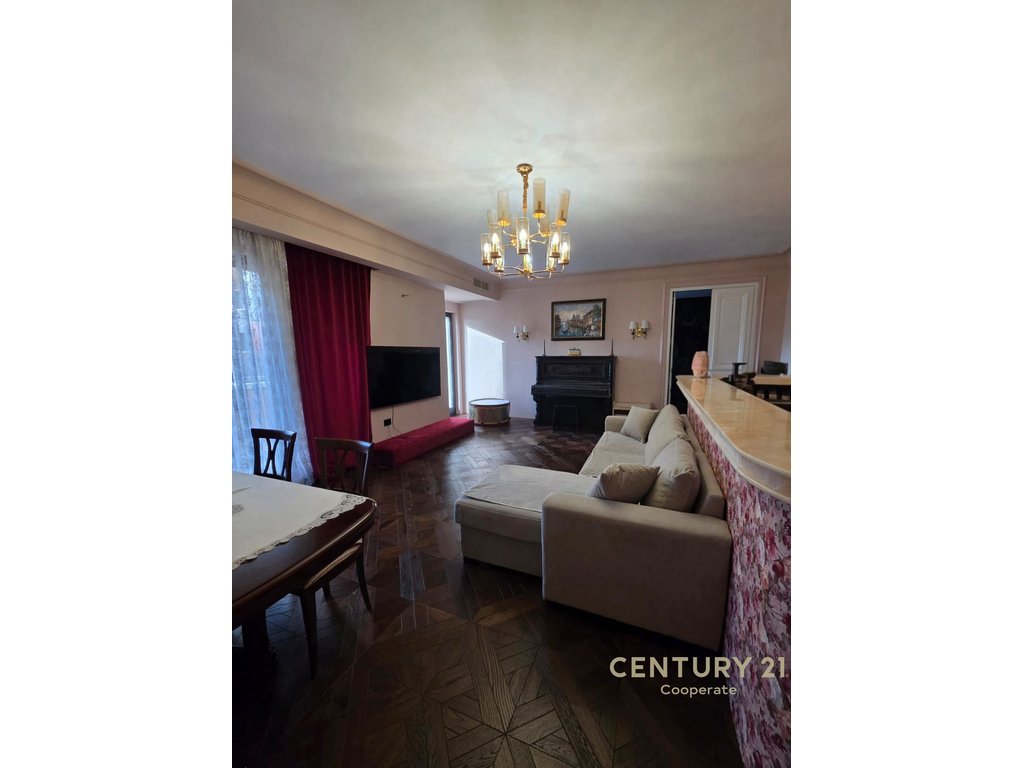 APARTMENT FOR RENT Bardhok BIBA Street - Skenderbej Square