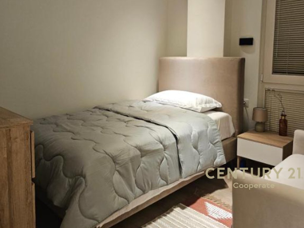 SEASONAL RENTAL AVAILABLE - VILLA IN GREEN COAST