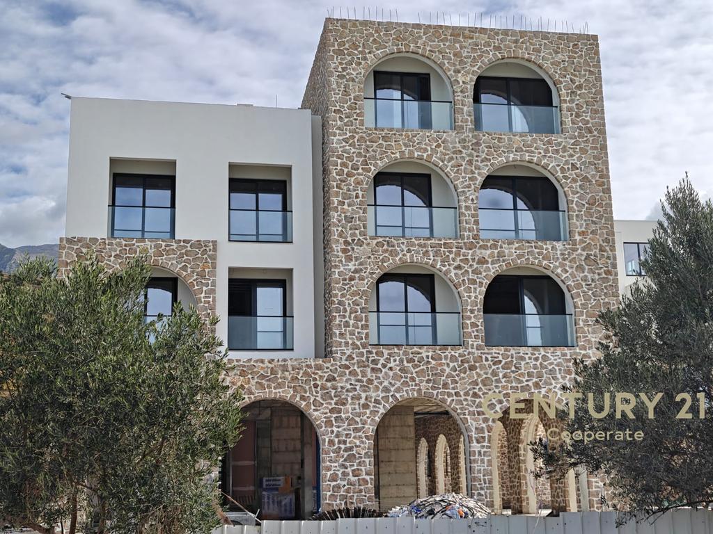 SHESIM APARTMENT 2+1+2, FIRST LINE, RADHIME SEAFRONT