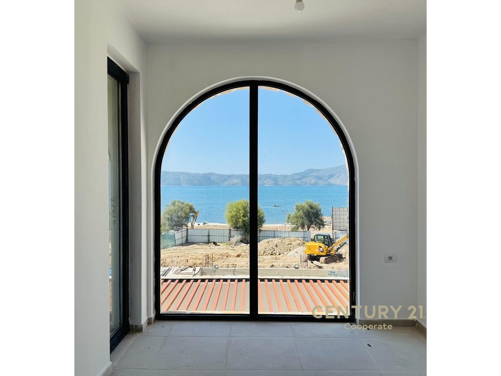 SHESIM APARTMENT 2+1+2, FIRST LINE, RADHIME SEAFRONT