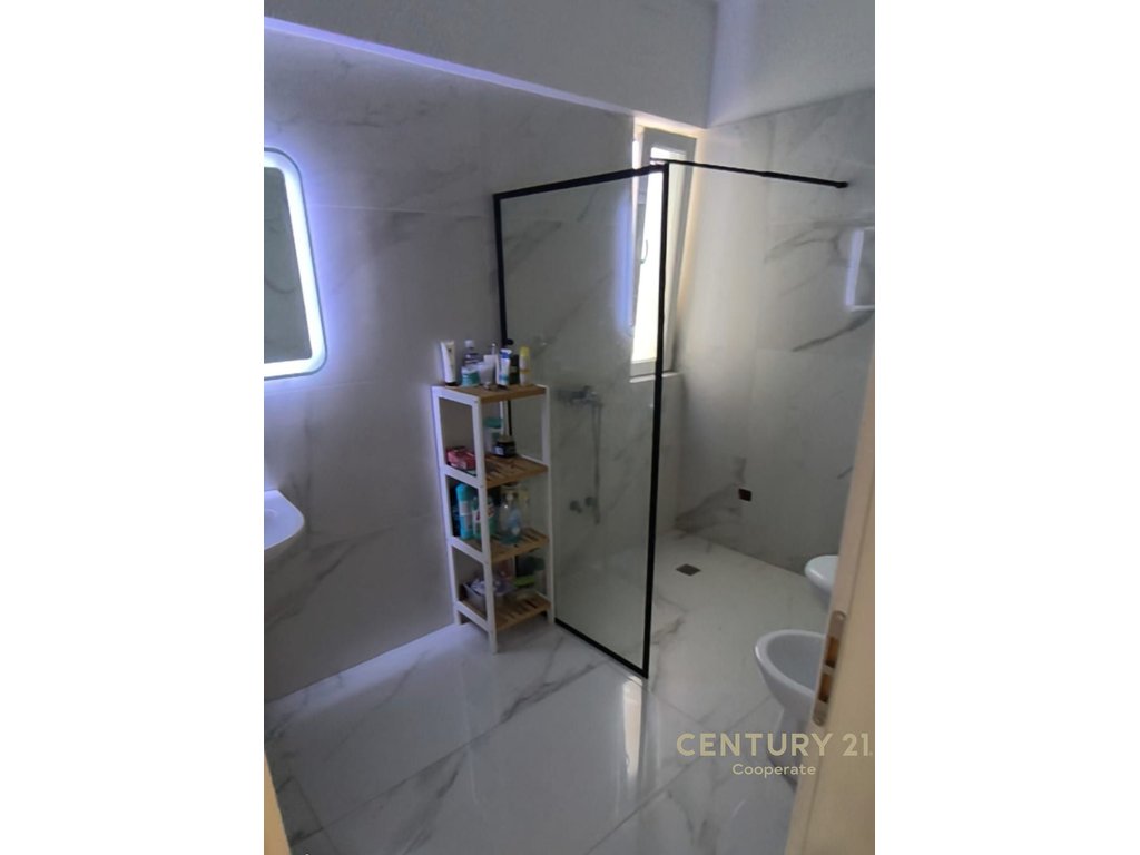 FOR RENT APARTMENT AT DRY LAKE 2