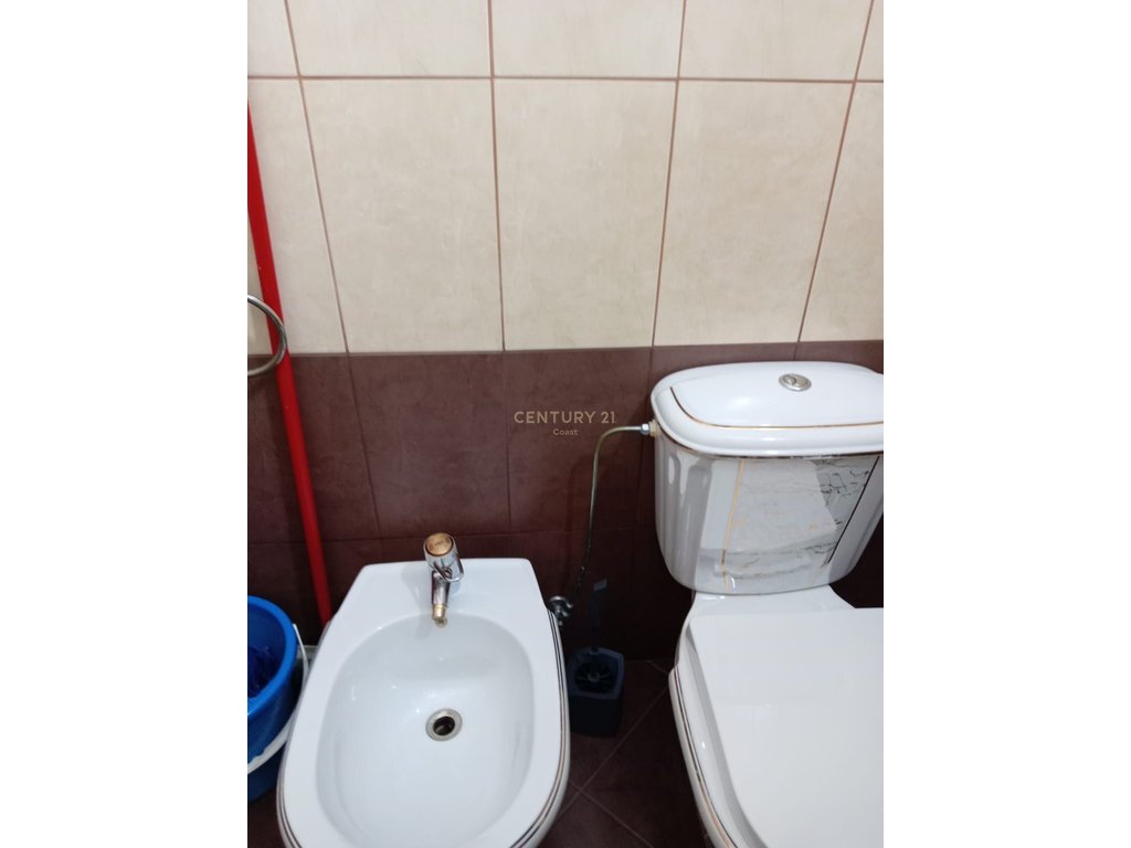 APARTMENT 1+1 FOR RENT IN THE NEIGHBORHOOD "UJI I FTOHT" NEAR LE PALAZZINE!!!