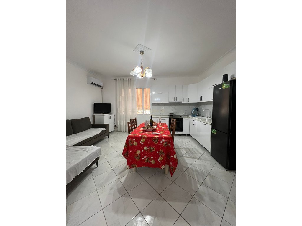 2+1+2 apartment for rent in Vlora, near the school "Ismail Qemali"