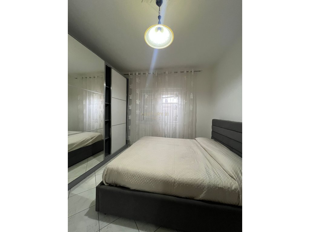 2+1+2 apartment for rent in Vlora, near the school "Ismail Qemali"
