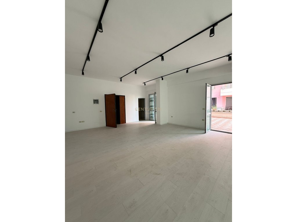 COMMERCIAL UNIT FOR SALE – FIRST FLOOR, TRANSBALKAN !!
