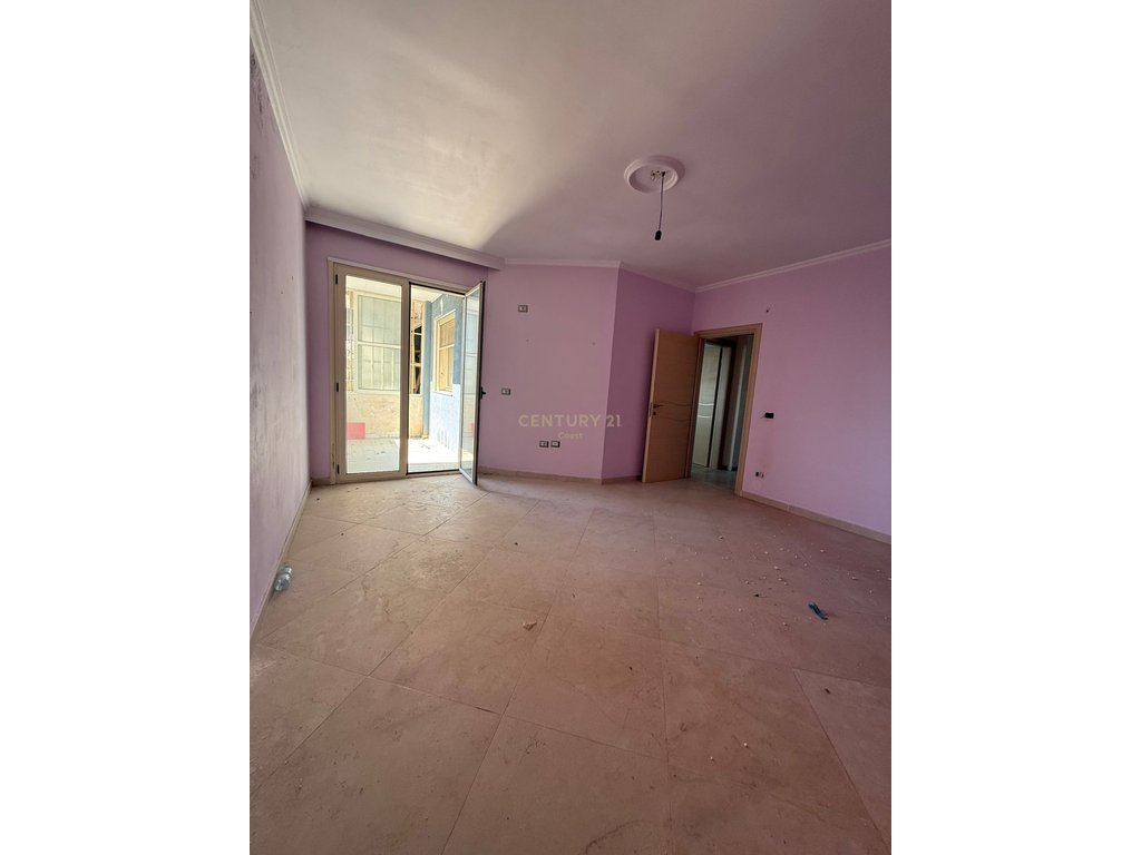 SHITET APARTAMENT 2+1+2 TE TREGU I ORIZIT!