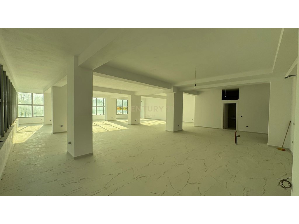 PREMIUM COMMERCIAL SPACE IN THE HEART OF VLORE, VLORE BOULEVARD - SKELE!