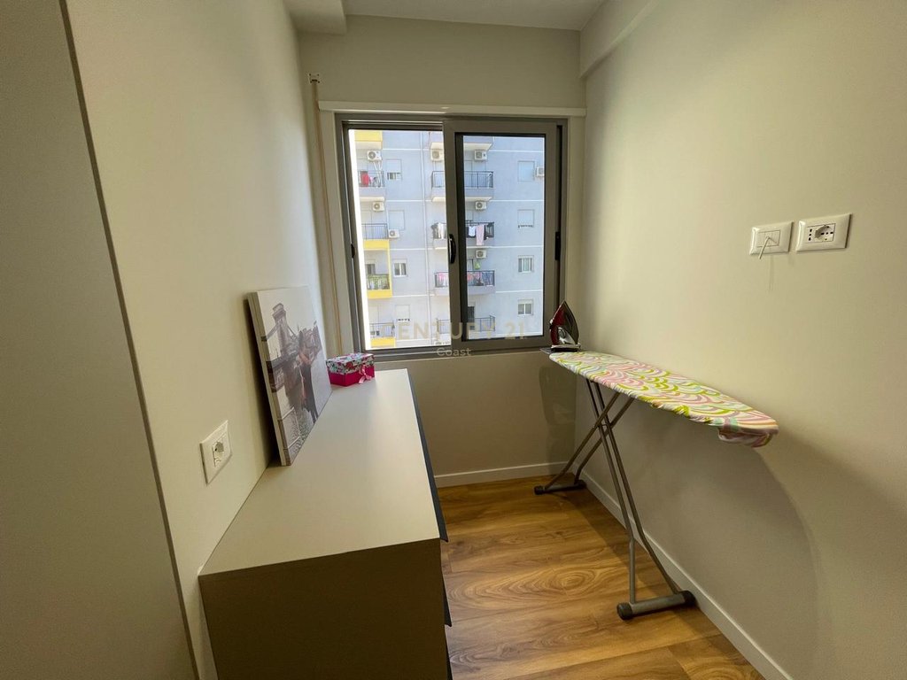 Modern 2+1 apartment offered in Vlora – “Pavarësia” Street in Kombinat!