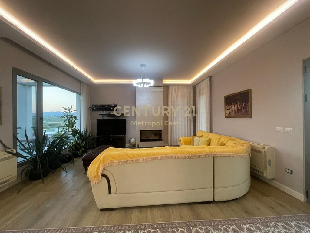 3-STOREY VILLA FOR SALE WITH A LAND AREA OF 1000m2 IN THE FARKA AREA