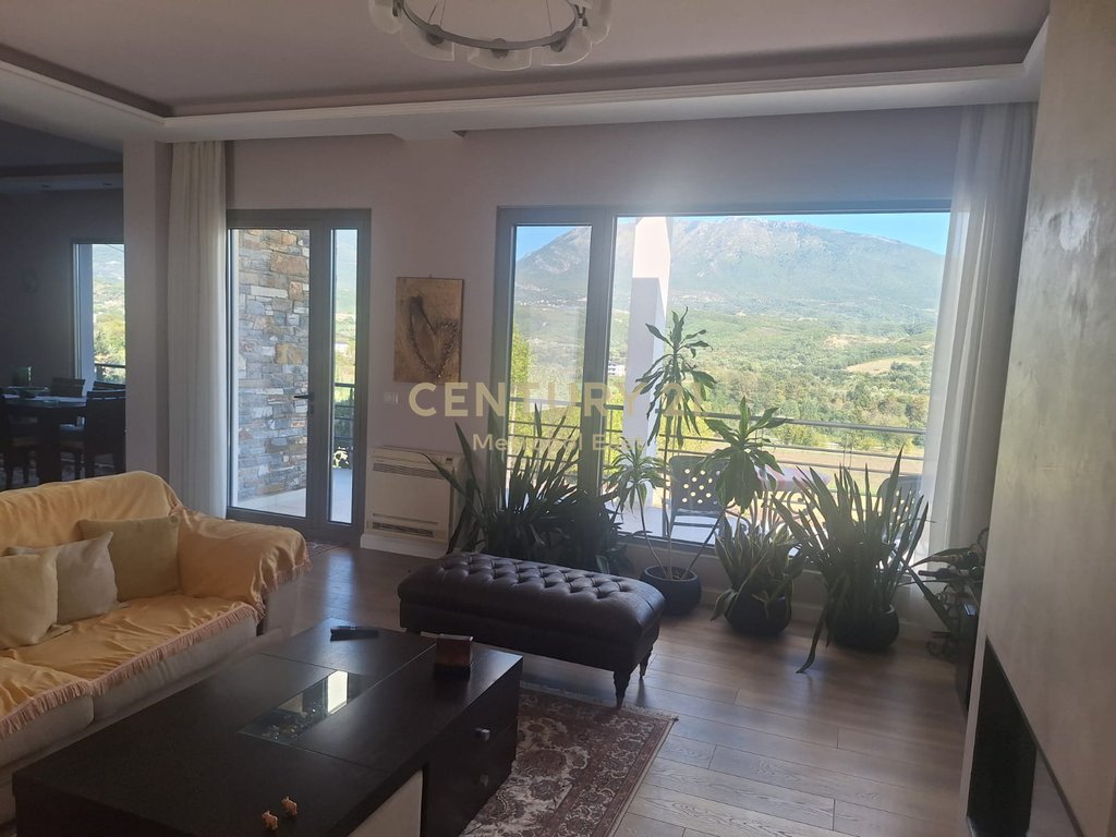 3-STOREY VILLA FOR SALE WITH A LAND AREA OF 1000m2 IN THE FARKA AREA