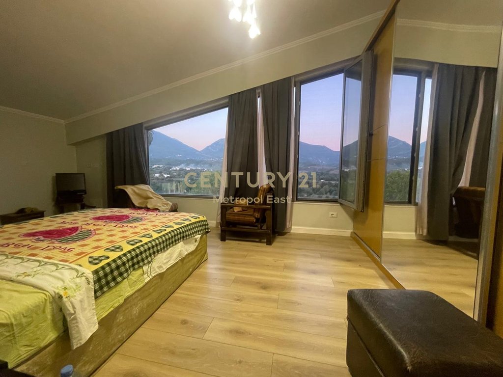 3-STOREY VILLA FOR SALE WITH A LAND AREA OF 1000m2 IN THE FARKA AREA