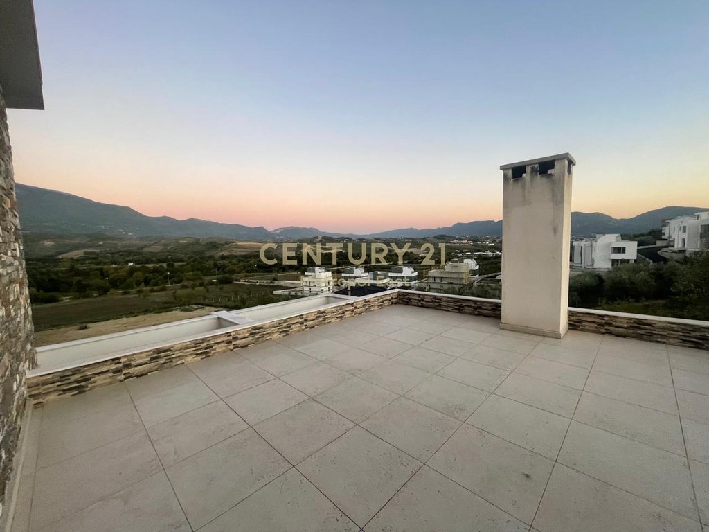 3-STOREY VILLA FOR SALE WITH A LAND AREA OF 1000m2 IN THE FARKA AREA