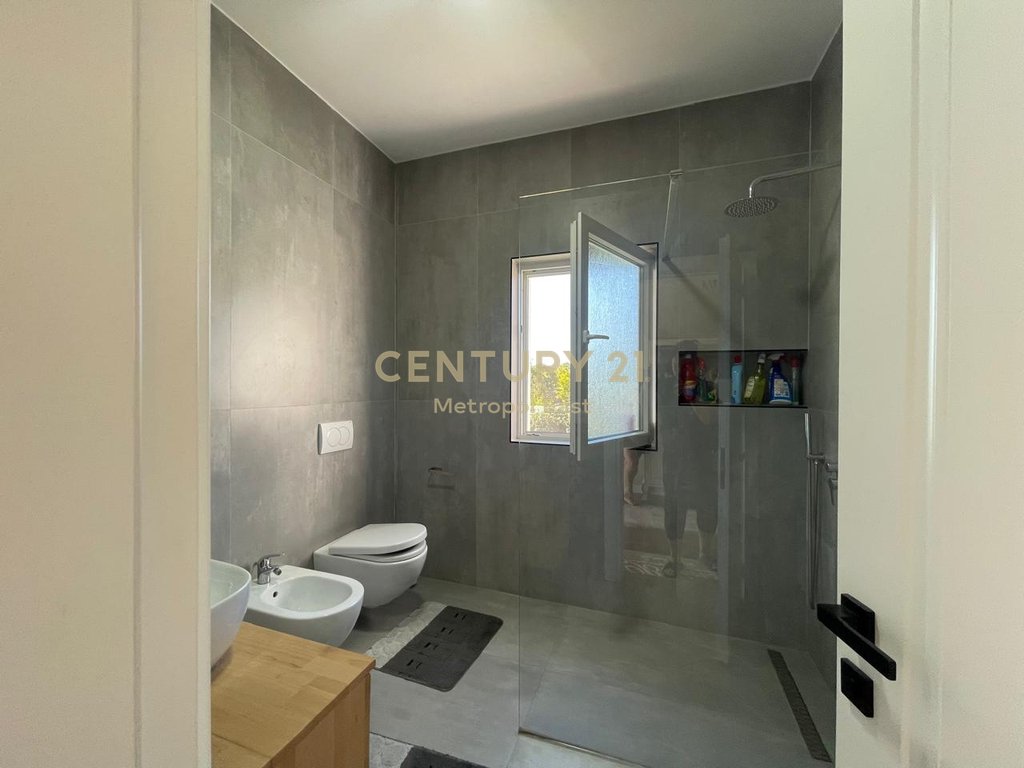 INDIVIDUAL VILLA FOR RENT SURROUNDED BY 1000m2 OF GREENERY IN THE LUNDRA AREA