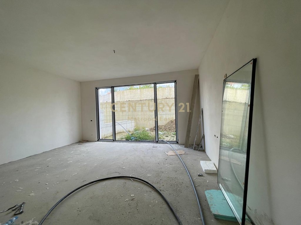 VILLA FOR SALE IN PICCADILLY RESIDENCE