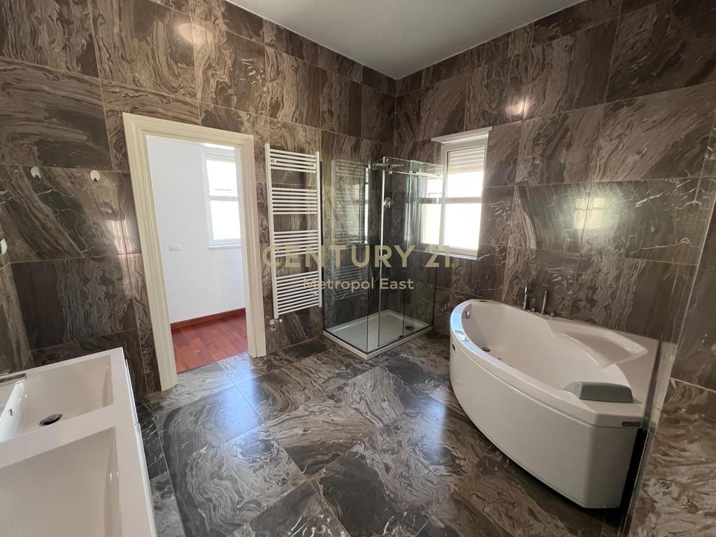 VILLA FOR RENT IN "ROLLING HILLS 1"