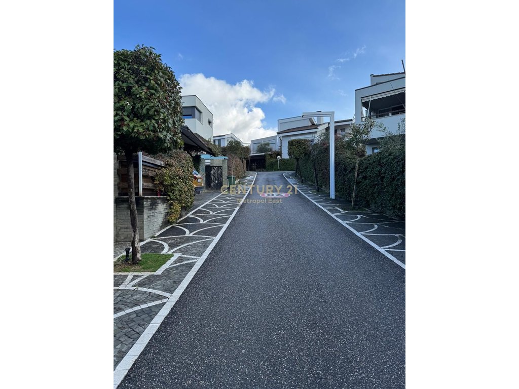 FOR RENT 2+1 APARTMENT + 2 PARKING SPACES IN LONG HILL RESIDENCE