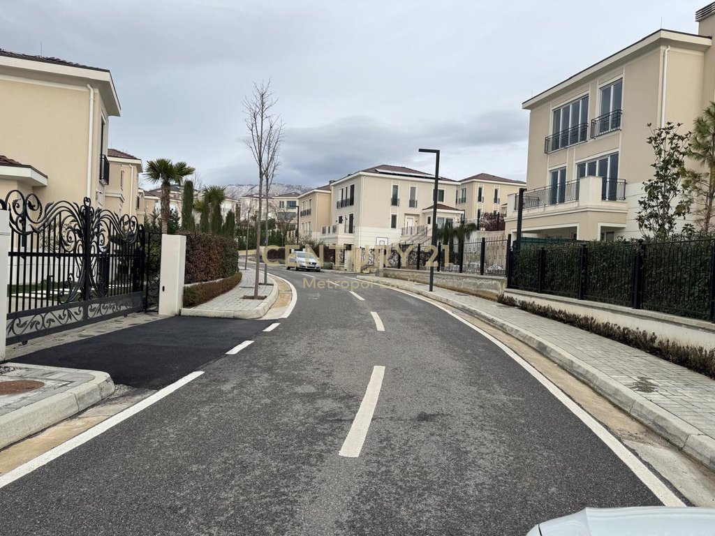 VILE LUXURIOUS FOR SALE, COLLINA VERDE RESIDENCE