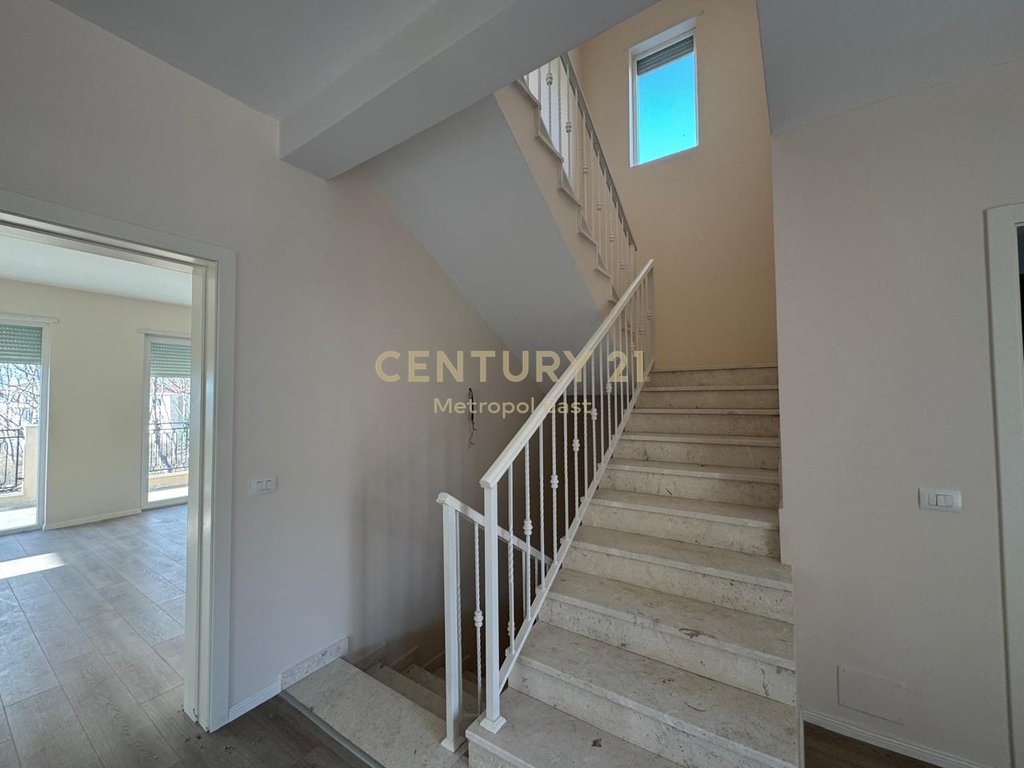 VILE LUXURIOUS FOR SALE, COLLINA VERDE RESIDENCE