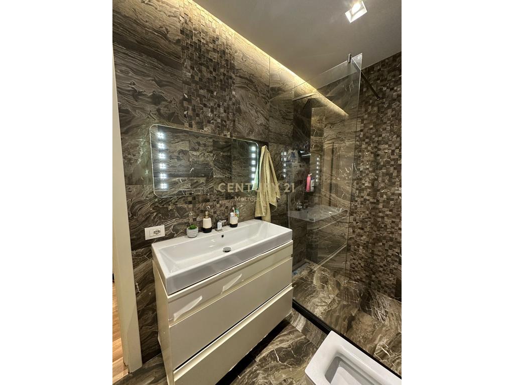 Modern Apartment 2+1+2 with 2 Parking Spaces for Sale at Dry Lake