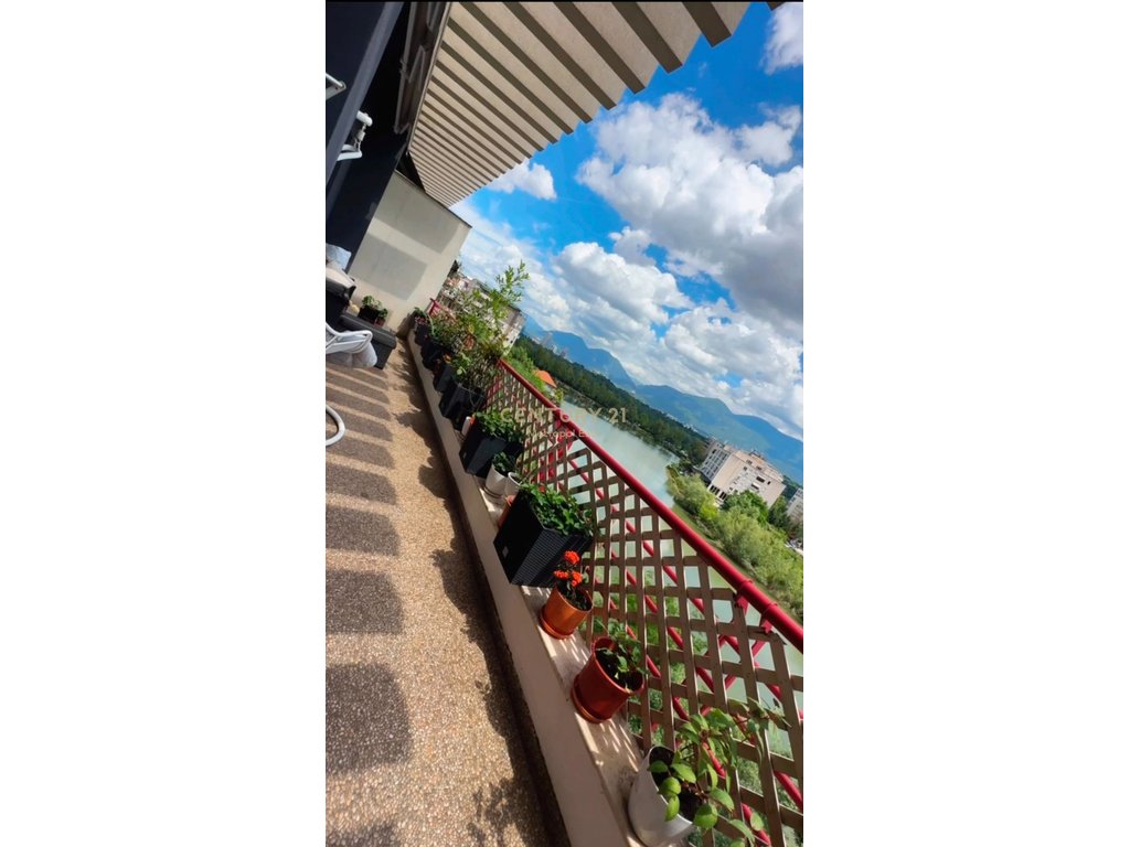 Modern Apartment 2+1+2 with 2 Parking Spaces for Sale at Dry Lake