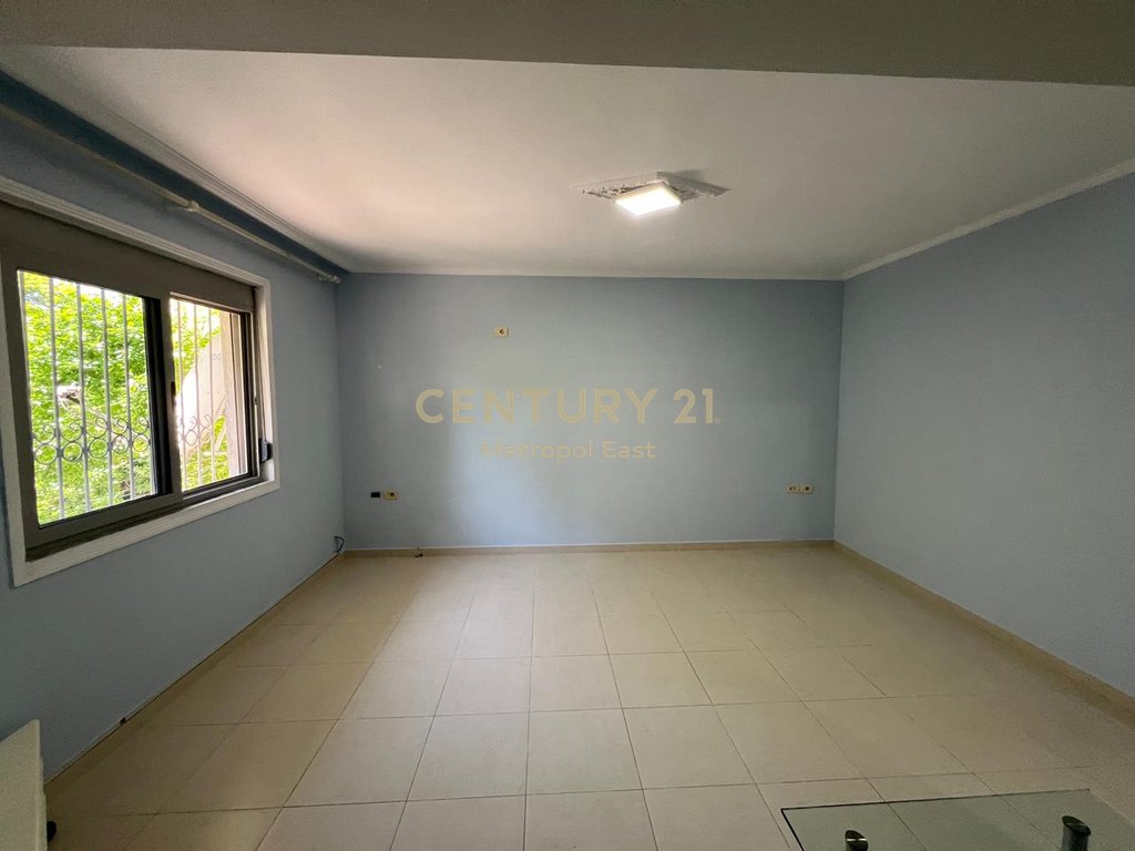 1+1 Apartment for Rent in Kombinat, Tirana
