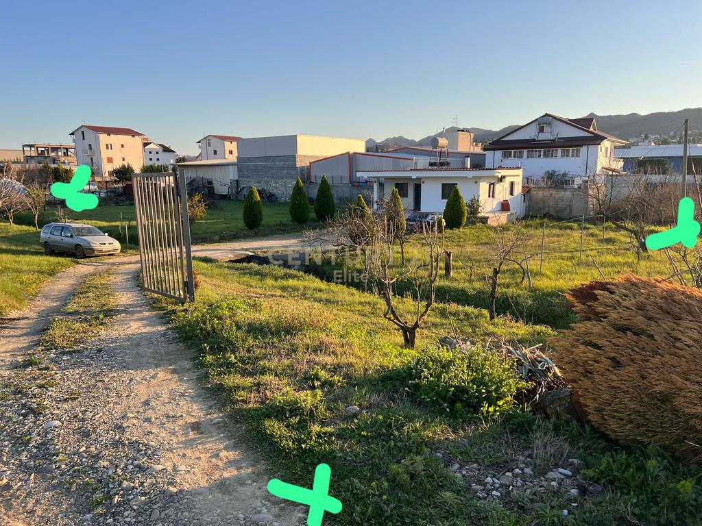 Land with housing for sale on the Tirana-Durres highway.