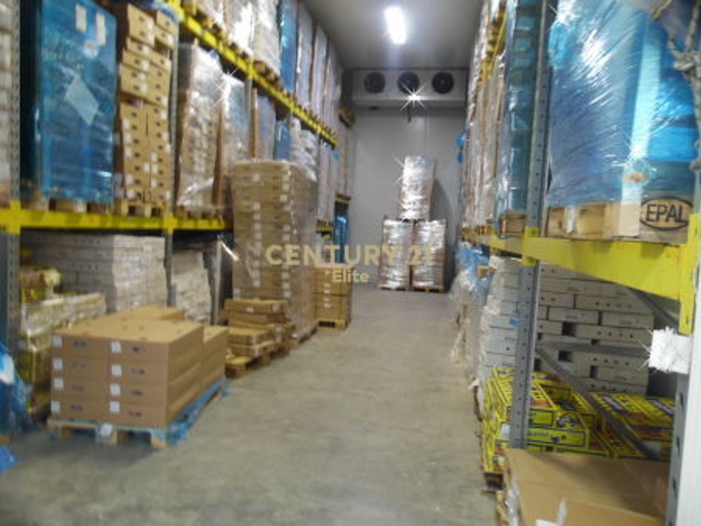 Refrigerated room for rent on the Tirana-Durres Highway