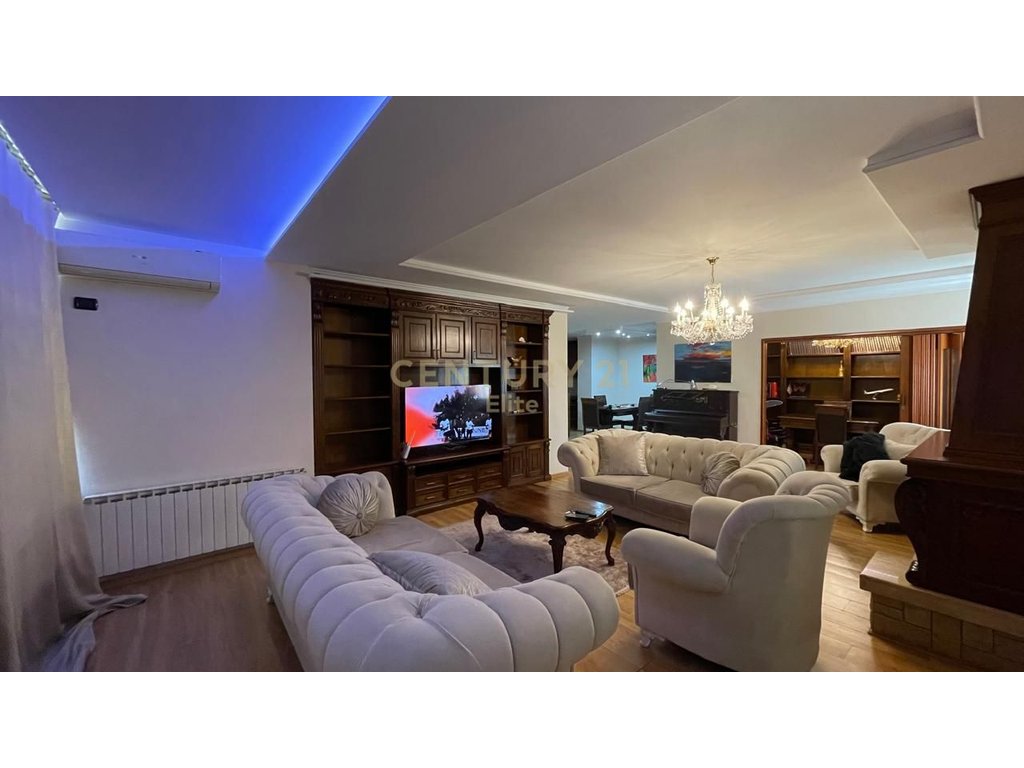 Qira, Apartment 2+1+2, Wilson Square