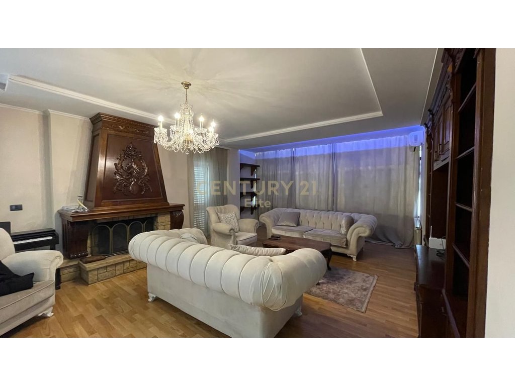 Qira, Apartment 2+1+2, Wilson Square