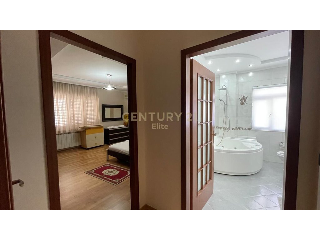 Qira, Apartment 2+1+2, Wilson Square