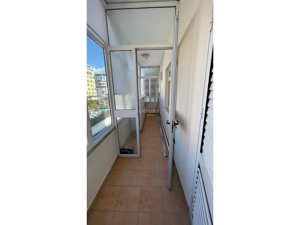 Qira, Apartment 2+1+2, Wilson Square