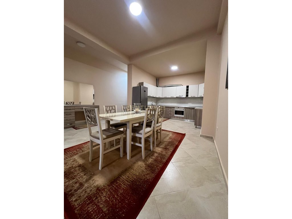 For rent 2+1 apartment on Muhamet Deliu street in Fresk.