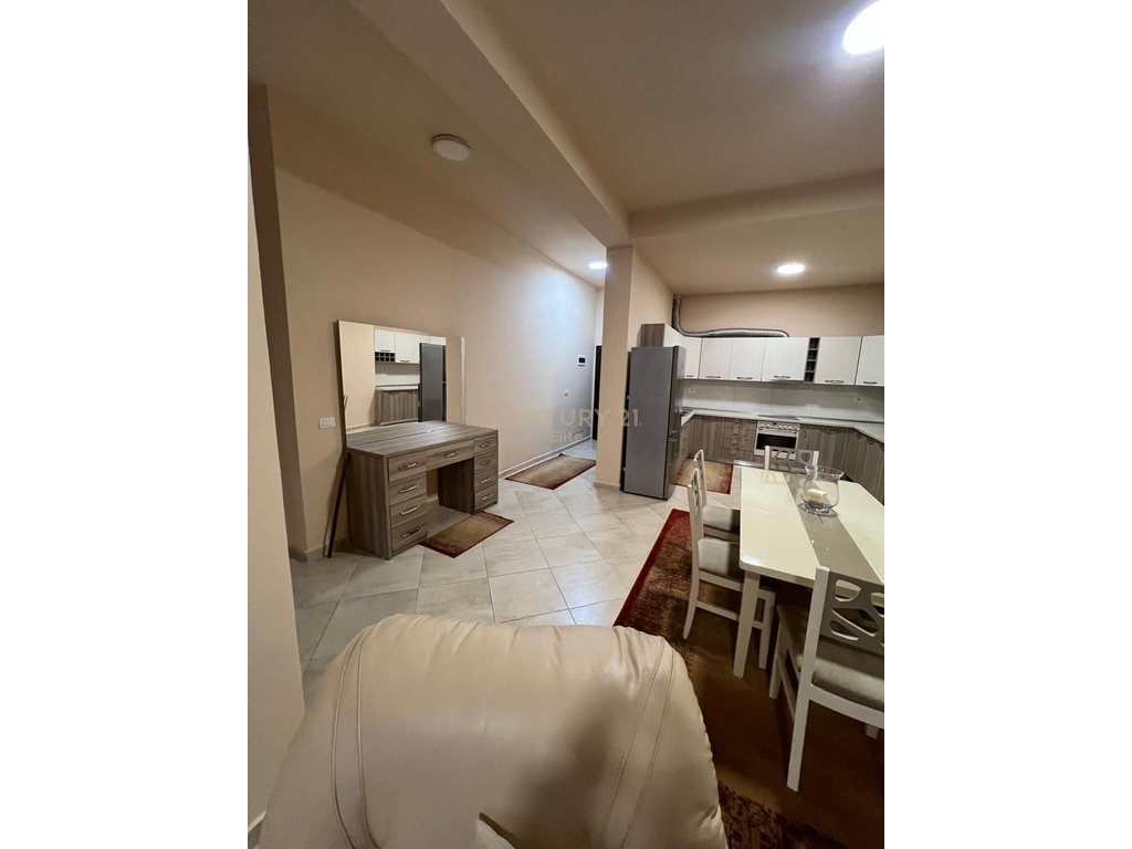 For rent 2+1 apartment on Muhamet Deliu street in Fresk.