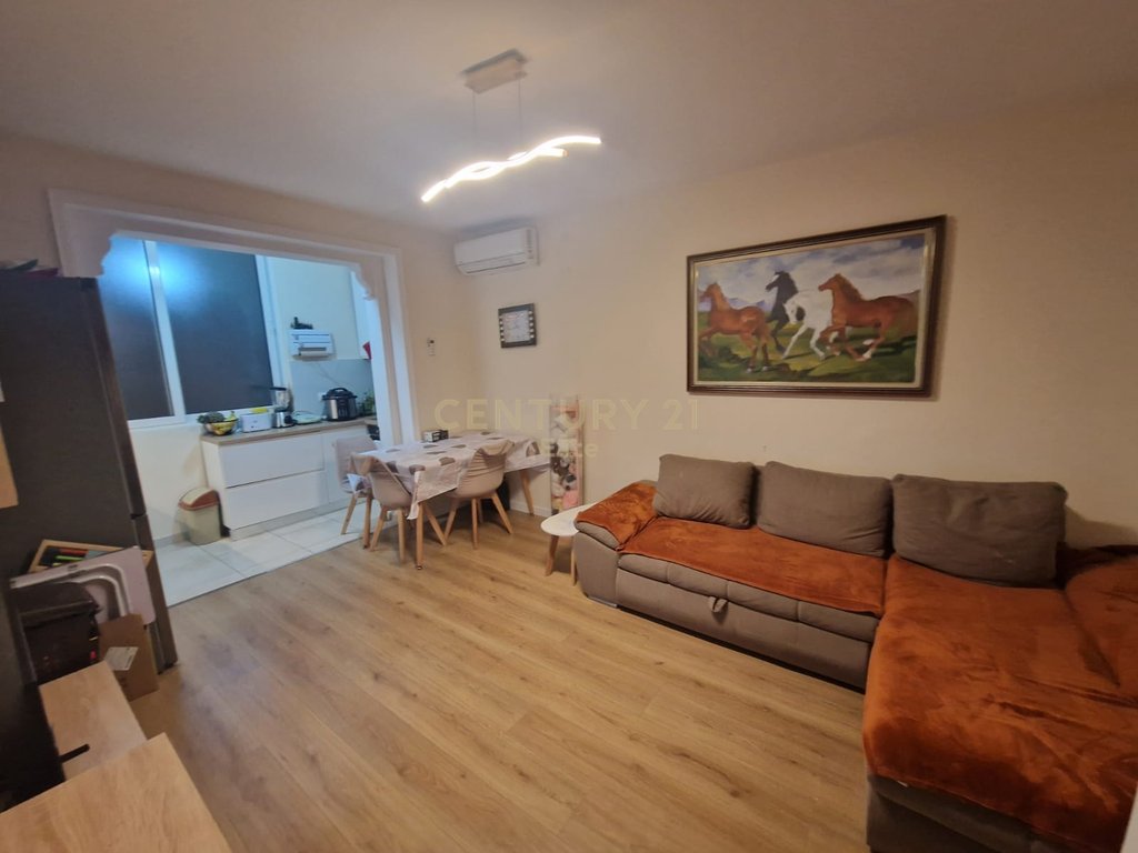 Apartment 1+1 for sale on Mine Peza street, Tirana.