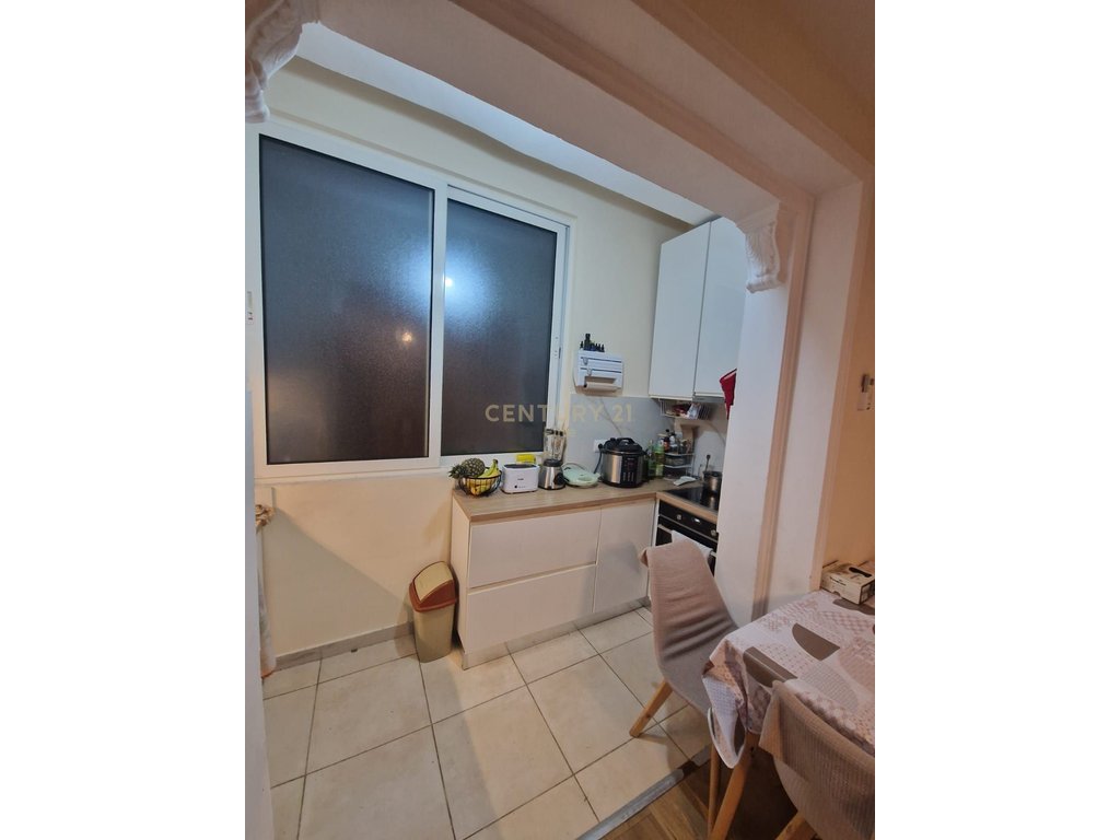Apartment 1+1 for sale on Mine Peza street, Tirana.